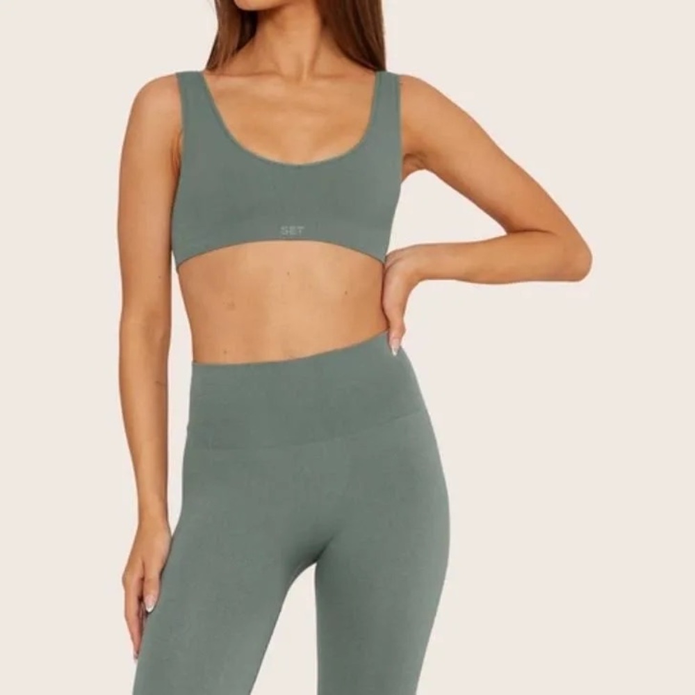 SET Active Olive Green/ sage workout set